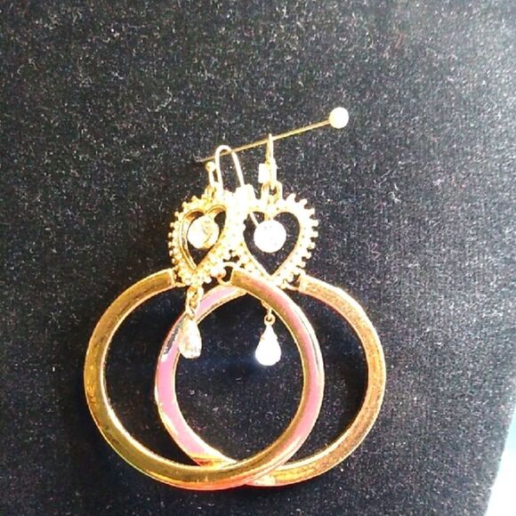 Elegant Gold Tone Metal Heart & Hoop Earrings Cottagecore Grandmacore - Picture 1 of 4